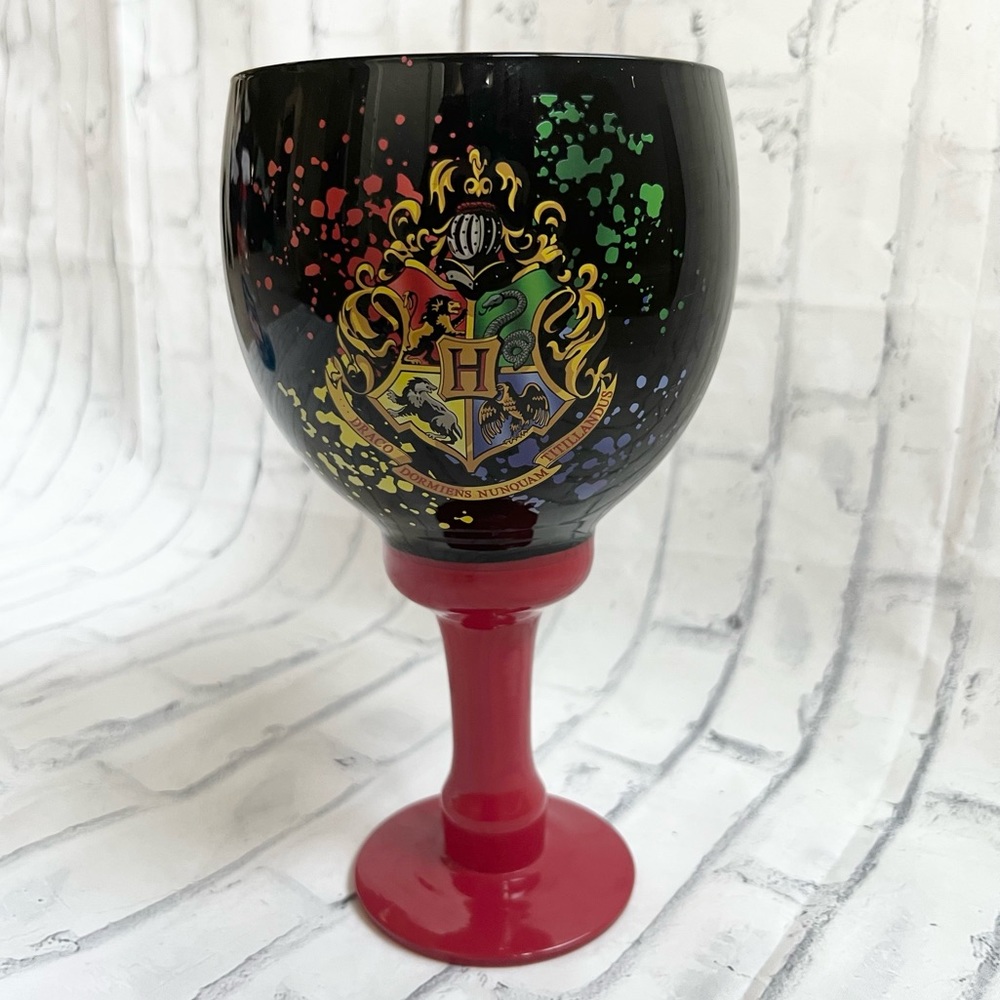 Harry Potter Hogwarts Crest Glass Goblet 40oz Black Red Chalice Collectible